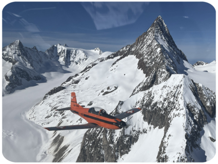 Avion d’entraînement suisse présenté dans le musée Clin d’Ailes